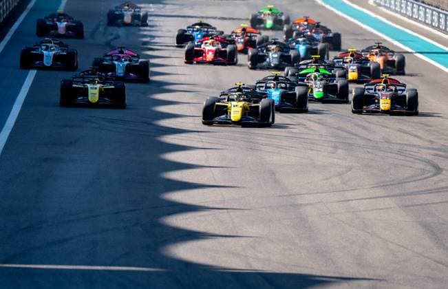 December 8, 2024, Abu Dhabi, Singapore, United Arab Emirates: F2 Start on Sunday at the 2024 Formula 1 Abu Dhabi Grand Prix at the Yas Marina Circuit. Abu Dhabi United Arab Emirates - ZUMAl191 20241208_zsp_l191_006 Copyright: xAntoinexLapeyrex