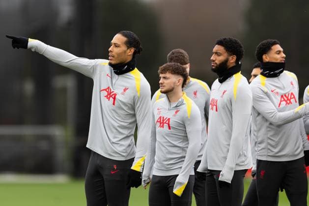 Football - UEFA Champions League - League Phase - Girona FC v Liverpool FC - MD-1 LIVERPOOL, ENGLAND - Monday, December 9, 2024: Liverpool s (L-R) captain Virgil van Dijk, Harvey Elliott and Joe Gomez during a training session at the AXA Training Centre ahead of the UEFA Champions League match between Girona FC and Liverpool FC. (Photo by Jessica Hornby Propaganda) LIVERPOOL AXA Training Centre MERSEYSIDE ENGLAND  Copyright: xDavidxRawcliffex P2024-12-09-JH_LFC_Training_Girona-5