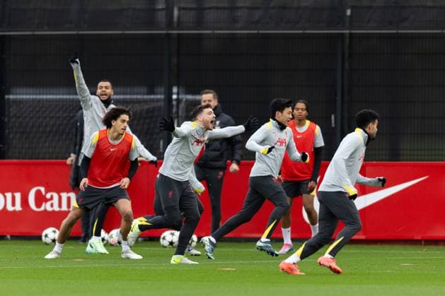 Football - UEFA Champions League - League Phase - Girona FC v Liverpool FC - MD-1 LIVERPOOL, ENGLAND - Monday, December 9, 2024: Liverpool s Andy Robertson reacts along with teammates during a training session at the AXA Training Centre ahead of the UEFA Champions League match between Girona FC and Liverpool FC. (Photo by Jessica Hornby Propaganda) LIVERPOOL AXA Training Centre MERSEYSIDE ENGLAND  Copyright: xDavidxRawcliffex P2024-12-09-JH_LFC_Training_Girona-21