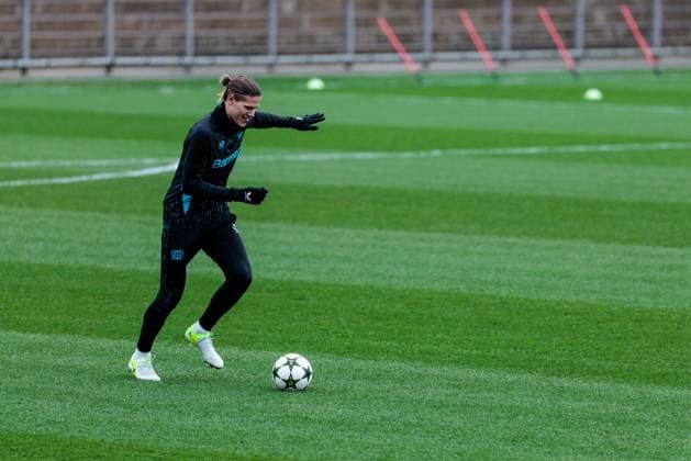 UEFA Champions League final training Bayer 04 Leverkusen 09 12 2024 Artem Stephanov Bayer 04 Leverkusen with ball UEFA Champions League final training Bayer 04 Leverkusen before the match against Inter Milan, Leverkusen, BayArena on 09 12 2024 Copyright: xBEAUTIFULxSPORTS Wunderlx