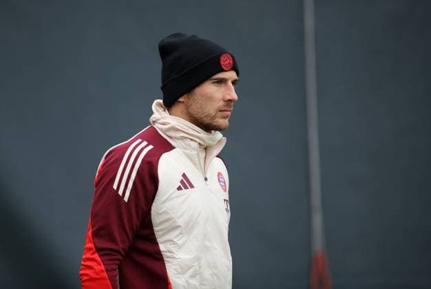 Munich, Germany, 09 December 2024 Football, Men, Season 2024 2025, FC Bayern Munich, Säbener Strasse, Training ground, Final training, Champions League Leon Goretzka FC Bayern Munich head, upper body on the way to the training ground