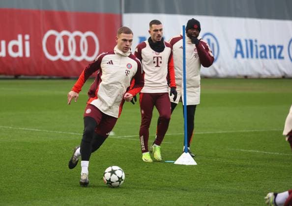 Munich, Germany, 09 December 2024 Football, Men, Season 2024 2025, FC Bayern Munich, Säbener Strasse, Training ground, Final training, Champions League Joshua Kimmich FC Bayern Munich with ball in running