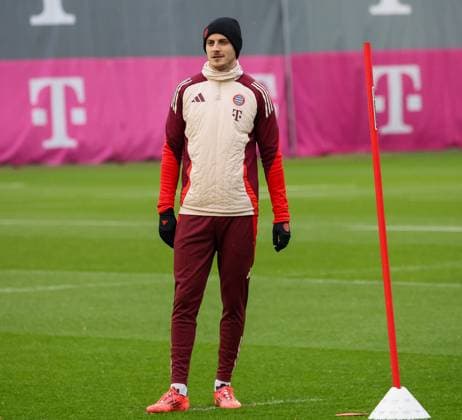 Josip Stanisic FC Bayern Muenchen, 44 , GER, Final training, FC Bayern Muenchen, Football, UEFA Champions League, Matchday 6, 2024 2025 season, 09 12 2024, GER, Final training, FC Bayern Muenchen, Football, UEFA Champions League, Matchday 6, 2024 2025 season, 09 12 2024 Muenchen Copyright: xEibner-Pressefoto JennixMaulx EP_JML