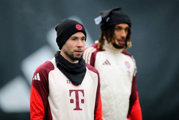 Munich, Germany, 09 December 2024 Football, Men, Season 2024 2025, FC Bayern Munich, Säbener Strasse, Training ground, Final training, Champions League Raphael Guerreiro FC Bayern Munich Head, upper body, standing