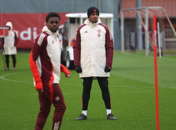 Munich, Germany, 09 December 2024 Football, Men, Season 2024 2025, FC Bayern Munich, Säbener Strasse, Training ground, Final training, Champions League Vincent Kompany, Coach FC Bayern Munich observes the training session