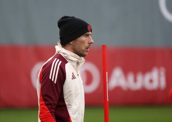 Munich, Germany, 09 December 2024 Football, Men, Season 2024 2025, FC Bayern Munich, Säbener Strasse, Training ground, Final training, Champions League Leon Goretzka FC Bayern Munich Kofp, Upper body, sideways, in profile