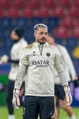 SOCCER - UEFA CL, RBS vs PSG SALZBURG,AUSTRIA,09.DEC.24 - SOCCER - UEFA Champions League, Red Bull Salzburg vs Paris Saint German, preview, training PSG. Image shows Arnau Tenas (PSG).  GEPAxpictures xWolfgangxKofler