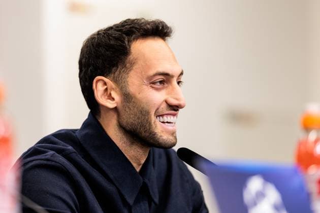 UEFA Champions League press conference Inter Milan 09 12 2024 Hakan Calhanoglu Inter Milan, 20 during the press conference UEFA Champions League press conference Inter Milan before the match against Bayer 04 Leverkusen, Leverkusen, BayArena on 09 12 2024 Copyright: xBEAUTIFULxSPORTS Wunderlx
