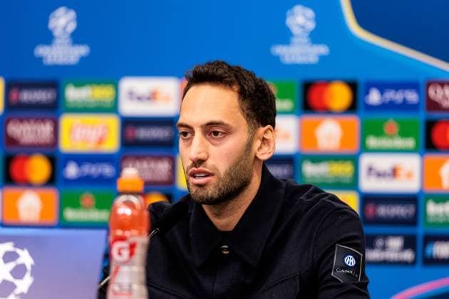 UEFA Champions League press conference Inter Milan 09 12 2024 Hakan Calhanoglu Inter Milan, 20 during the press conference UEFA Champions League press conference Inter Milan before the match against Bayer 04 Leverkusen, Leverkusen, BayArena on 09 12 2024 Copyright: xBEAUTIFULxSPORTS Wunderlx
