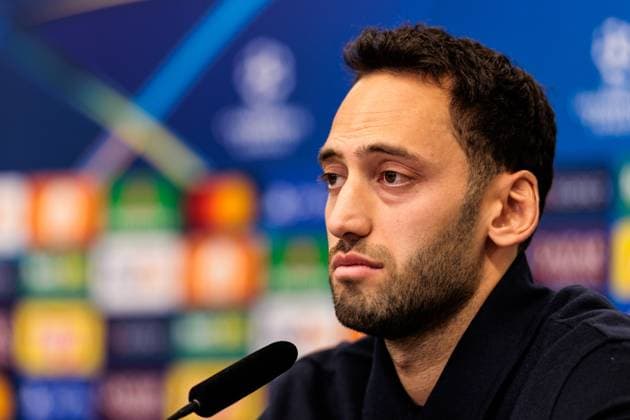UEFA Champions League press conference Inter Milan 09 12 2024 Hakan Calhanoglu Inter Milan, 20 during the press conference UEFA Champions League press conference Inter Milan before the match against Bayer 04 Leverkusen, Leverkusen, BayArena on 09 12 2024 Copyright: xBEAUTIFULxSPORTS Wunderlx