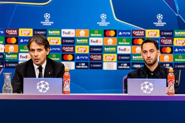 UEFA Champions League press conference Inter Milan 09 12 2024 Simone Inzaghi coach Inter Milan and Hakan Calhanoglu Inter Milan, 20 during the press conference UEFA Champions League press conference Inter Milan before the match against Bayer 04 Leverkusen, Leverkusen, BayArena on 09 12 2024 Copyright: xBEAUTIFULxSPORTS Wunderlx