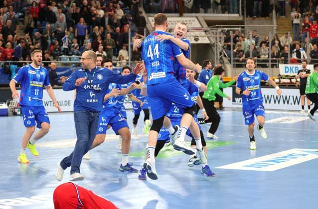 09 12 2024, Germany, Bietigheim, Handball Bundesliga season 2024 2025, SG BBM Bietigheim vs TVB Stuttgart, cheers, roaring cheers, final cheers TVB Stuttgart, left coach Jürgen Schweikardt