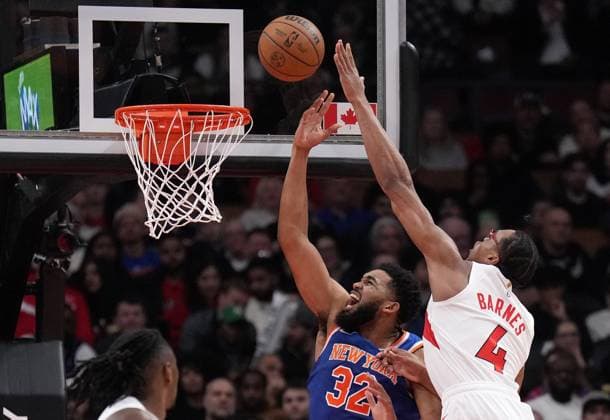 Sport Themen der Woche KW50 Sport Bilder des Tages December 9, 2024, Toronto, On, CANADA: Toronto Raptors forward Scottie Barnes (4) fouls New York Knicks centre Karl-Anthony Towns (32) during first half NBA, Basketball Herren, USA basketball action in Toronto, Monday, Dec. 9, 2024. Canada News - December 9, 2024  - ZUMAc35_ 20241209_zaf_c35_064 Copyright: xNathanxDenettex