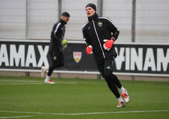 10 12 24 VfB Stuttgart Training Germany, Stuttgart, 10 12 2024, Football, Bundesliga, VfB Stuttgart Training Goalkeeper Alexander Nübel