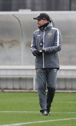 10 12 24 VfB Stuttgart Training Germany, Stuttgart, 10 12 2024, Football, Bundesliga, VfB Stuttgart Training Coach Sebastian Hoeneß
