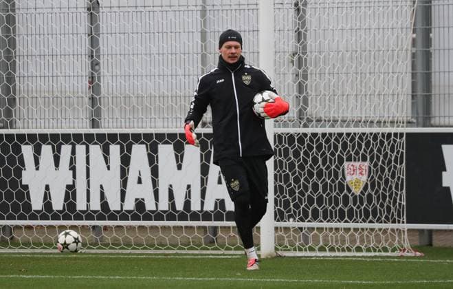 10 12 24 VfB Stuttgart Training Germany, Stuttgart, 10 12 2024, Football, Bundesliga, VfB Stuttgart Training Goalkeeper Alexander Nübel