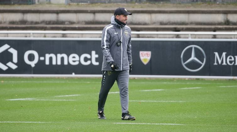 Stuttgart , Football training VfB Stuttgart , Coach Sebastian Hoeneß