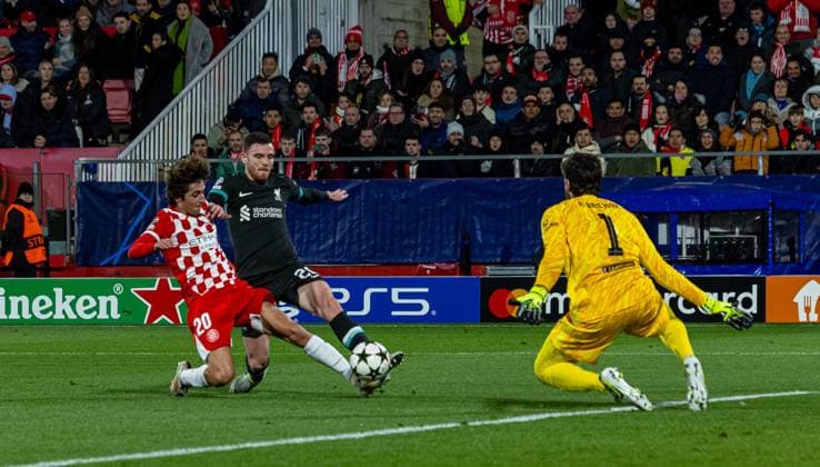 Football - UEFA Champions League - League Phase - Girona FC v Liverpool FC GIRONA, SPAIN - Tuesday, December 10, 2024: Liverpool s goalkeeper Alisson Becker makes a save from Girona s Bryan Gil during the UEFA Champions League Matchday 6 game between Girona FC and Liverpool FC at the Estadi Montilivi. (Photo by David Rawcliffe Propaganda) GIRONA Estadi Montilivi CATALONIA SPAIN  Copyright: xDavidxRawcliffex P2024-12-10-Girona_Liverpool-17