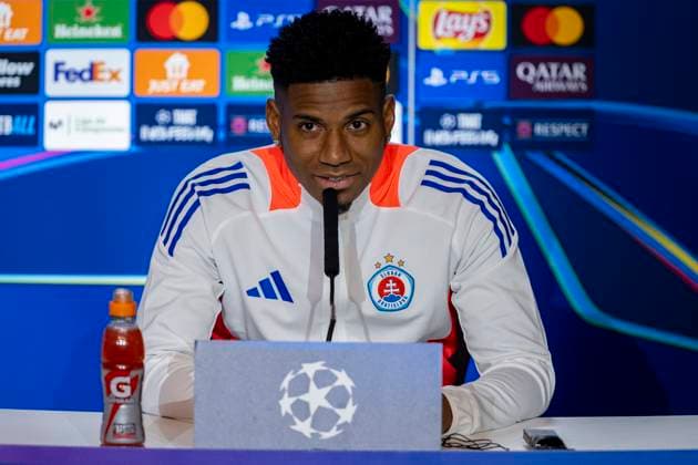 Champions League 2024 25 League Phase MD6: SK Slovan Bratislava Training and press conference, PK, Pressekonferenz Cesar Blackman of Slovan Bratislava seen speaking during the SK Slovan Bratislava Training and Press Conference ahead of their Champions League 2024 25 League Phase MD6 football match against Atletico de Madrid at Estadio Riyadh Air Metropolitano on December 10, 2024 in Madrid, Spain. Madrid Estadio Riyadh Air Metropolitano Madrid Spain Copyright: xAlbertoxGardinx AGardin_20241210_Football_Champions_SK_Slovan_Bratislava_PC_0123