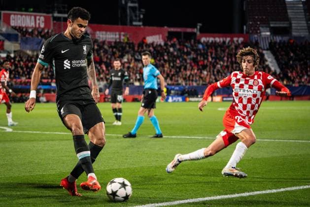 December 10, 2024, Girona, France, Spain: Luis DIAZ of Liverpool and Bryan GIL of Girona during the UEFA Champions League, League Phase MD6 match between Girona FC and FC Liverpool at Montilivi Stadium on December 10, 2024 in Girona, Spain. Girona Spain - ZUMAm308 20241210_zsp_m308_003 Copyright: xMatthieuxMirvillex