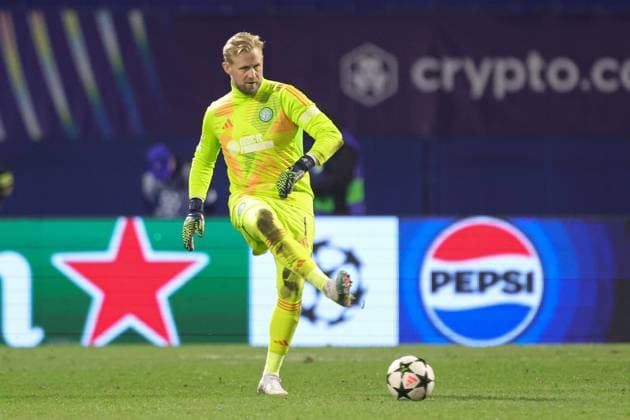 Kasper Schmeichel of Celtic in action Dinamo Zagreb v Celtic, UEFA Champions League, Group Stage, Football, Maksimir Stadium, Zagreb, Croatia, UK - 10 Dec 2024 EDITORIAL USE ONLY No use with unauthorised audio, video, data, fixture lists, club league logos or live services. Online in-match use limited to 120 images, no video emulation. No use in betting, games or single club league player publications.  Copyright: xNikolaxKrstic Shutterstockx 14984446de