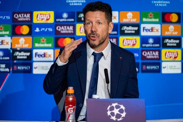 Champions League 2024 25 League Phase MD6: Atletico Madrid press conference, PK, Pressekonferenz Diego Pablo Simeone, head coach of Atletico de Madrid, seen speaking during the UEFA Champions League 2024 25 League Phase MD6 training and press conference at Estadio Riyadh Air Metropolitano on December 10, 2024 in Madrid, Spain. Madrid Estadio Riyadh Air Metropolitano Madrid Spain Copyright: xAlbertoxGardinx AGardin_20241210_Football_Champions_Atletico_Madrid_PC_0025