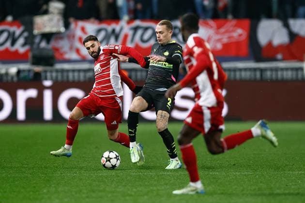 GUINGAMP, 10-12-2024. Stade de Roudourou. UEFA Champions League season 2024 25, match between PSV and Stade Brest 29, PSV player Rick Karsdorp Brest - PSV  x26976608x Copyright: