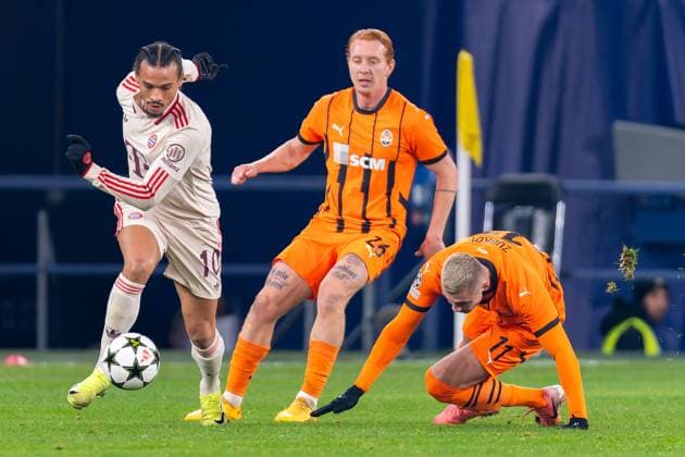 2024-12-10 FC Shakhtar Donetsk v FC Bayern Munchen - UEFA Champions League 2024 25 League Phase MD6 GELSENKIRCHEN, GERMANY - DECEMBER 10: Leroy Sane of FC Bayern Munchen battles for the ball with Yukhym Konoplia of FC Shakhtar Donetsk and Oleksandr Zubkov of FC Shakhtar Donetsk during the UEFA Champions League 2024 25 League Phase MD6 match between FC Shakhtar Donetsk and FC Bayern Munchen at Arena AufSchalke on December 10, 2024 in Gelsenkirchen, Germany. (Photo by Joris Verwijst BSR Agency) Gelsenkirchen Germany Content not available for redistribution in The Netherlands directly or indirectly through any third parties. Copyright: xBSRxAgencyx