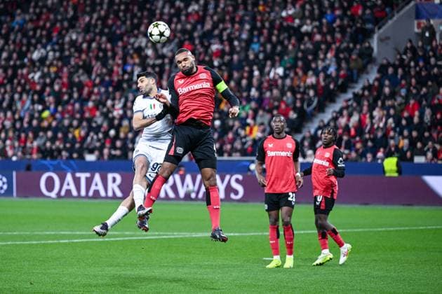 10 12 2024, Football, Champions League, Matchday 6, Season 2024 2025, Bayer 04 Leverkusen Inter Milan, Mehdi Taremi Inter Milan , Jonathan Tah Bayer Leverkusen xRHR PHOTO TKx Copyright: RHR-FOTOx RHR-FOTO TK