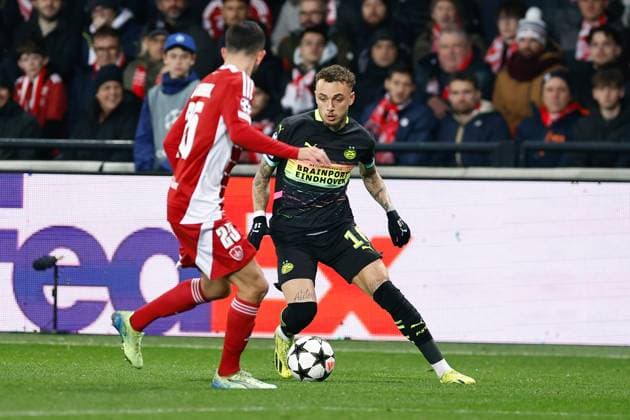 GUINGAMP, 10-12-2024. Stade de Roudourou. UEFA Champions League season 2024 25, match between PSV and Stade Brest 29, Stade Brest player Julien Le Cardinal, PSV player Noa Lang Brest - PSV  x26976730x Copyright: