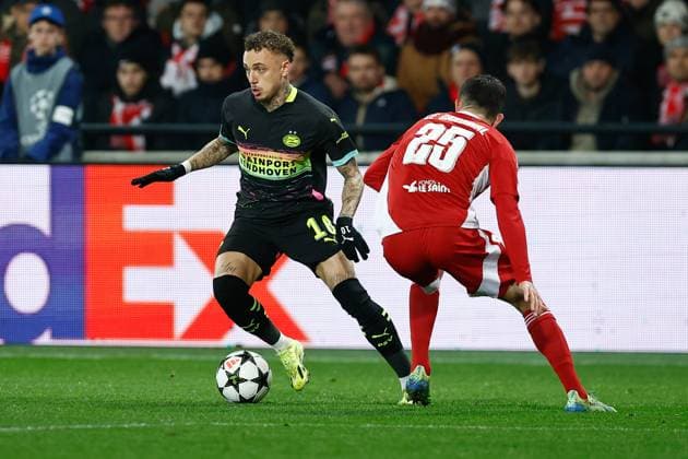 GUINGAMP, 10-12-2024. Stade de Roudourou. UEFA Champions League season 2024 25, match between PSV and Stade Brest 29, Stade Brest player Julien Le Cardinal, PSV player Noa Lang Brest - PSV  x26976733x Copyright: