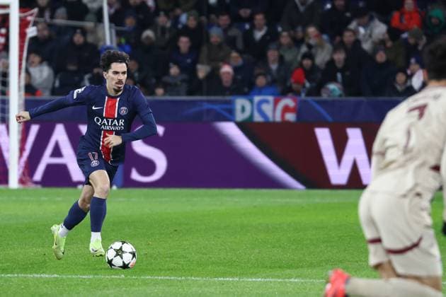 SOCCER - UEFA CL, RBS vs PSG SALZBURG,AUSTRIA,10.DEC.24 - SOCCER - UEFA Champions League, Red Bull Salzburg vs Paris Saint German. Image shows Vitinha (PSG).  GEPAxpictures xDavidxGeieregger