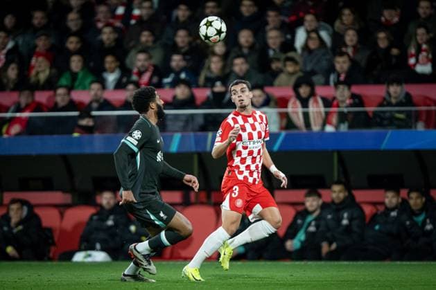 CALCIO - UEFA Champions League - Girona vs Liverpool Joe Gomez (Liverpool FC) and Miguel Gutierrez (Girona FC) battle for the ball during a UEFA Champions League match between Girona FC and Liverpool FC at Estadi MunicPhoto by IPA ABACAPRESS.COMl de Montilivi in Girona, Girona, Spain, on December 10 2024. Photo by Felipe Mondino Girona Spain  Copyright: xIPAxSport ABACAx