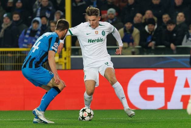 Club s Brandon Mechele and Sporting s Viktor Gyokeres fight for the ball during a soccer game between Belgian Club Brugge KV and Portuguese club Sporting CP, Tuesday 10 December 2024 in Brugge, on the sixth day of the UEFA Champions League league phase. KURTxDESPLENTER  x107893532x