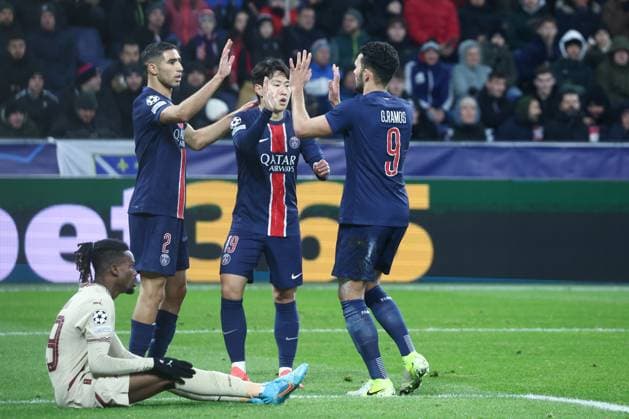 SOCCER - UEFA CL, RBS vs PSG SALZBURG,AUSTRIA,10.DEC.24 - SOCCER - UEFA Champions League, Red Bull Salzburg vs Paris Saint German. Image shows the rejoicing of Achraf Hakimi, Lee Kang-in and scorer Goncalo Ramos (PSG).  GEPAxpictures xDavidxGeieregger