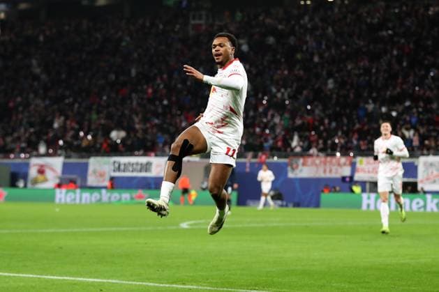 10 12 2024, xtgx, football UEFA Champions League, RB Leipzig Aston Villa emspor, v l goal celebration after the goal to celebrate the goal celebrate 1 1 by Lois Openda RB Leipzig DFL DFB REGULATIONS PROHIBIT ANY USE OF PHOTOGRAPHS as IMAGE SEQUENCES and or QUASI VIDEO Leipzig