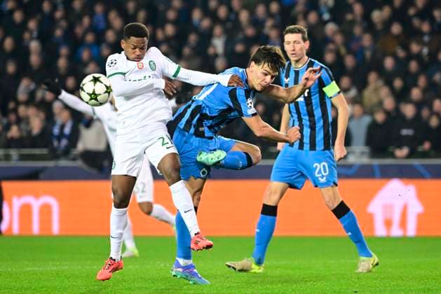 Club Brugge v Sporting CP - UEFA Champions League BRUGGE, BELGIUM - DECEMBER 10 : Catamo Geny midfielder of Sporting CP and Jashari Ardon midfielder of Club Brugge during the UEFA Champions League 2024 25 League Phase MD6 match between Club Brugge and Sporting CP on December 10, 2024 in Brugge, Belgium, 10 12 2024 Brugge Belgium  Copyright: xPeterxDexVoechtx