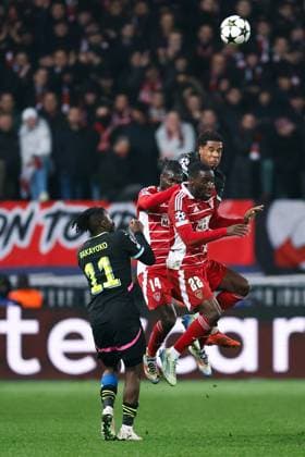 GUINGAMP, 10-12-2024. Stade de Roudourou. UEFA Champions League season 2024 25, match between PSV and Stade Brest 29, PSV player Johan Bakayoko, Stade Brest player Mama Balde, Stade Brest player Massadio Haidara, PSV player Ryan Flamingo Brest - PSV  x26977057x Copyright: