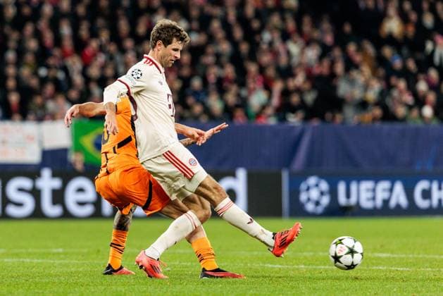 UEFA Champions League FC Shakhtar Donetsk FC Bayern Munich 10 12 2024 Thomas Müller FC Bayern Munich, 25 on the ball UEFA Champions League FC Shakhtar Donetsk FC Bayern Munich, Gelsenkirchen, Arena auf Schalke on 10 12 2024 Copyright: xBEAUTIFULxSPORTS Wunderlx