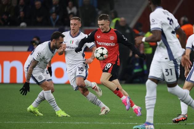 Hakan Calhanoglu Inter , Davide Frattesi Inter , Florian Wirtz Bayer , Champions League, Matchday 6, Bayer 04 Leverkusen vs Inter Milan Leverkusen, Germany, 26 11 2024