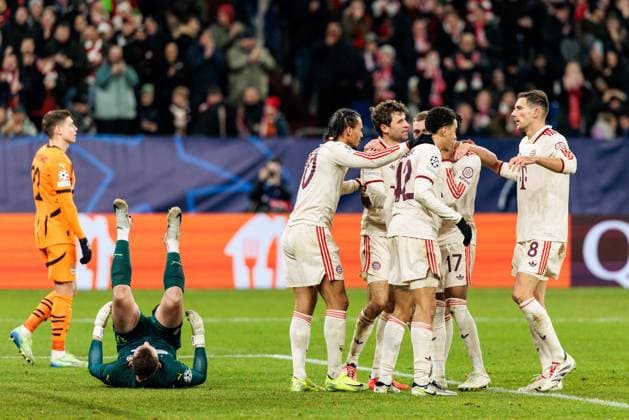 UEFA Champions League FC Shakhtar Donetsk FC Bayern Munich 10 12 2024 Cheers for 1 2 by Thomas Müller FC Bayern Munich, 25 UEFA Champions League FC Shakhtar Donetsk FC Bayern Munich, Gelsenkirchen, Arena auf Schalke on 10 12 2024 Copyright: xBEAUTIFULxSPORTS Wunderlx