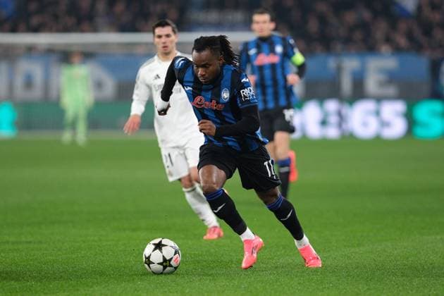 CALCIO - UEFA Champions League - Atalanta BC vs Real Madrid Ademola Lookman of Atalanta BC 1907 in action during the UEFA Champions League 2024 2025 League Phase MD6 football match between Atalanta BC and Real Madrid CF at Gewiss Stadium on December 10, 2024, Bergamo, Italy. Bergamo Italy  Copyright: xIPAxSport ABACAx
