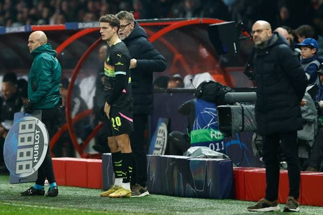 GUINGAMP, 10-12-2024. Stade de Roudourou. UEFA Champions League season 2024 25, match between PSV and Stade Brest 29, PSV player Guus Til, PSV trainer coach Peter Bosz Brest - PSV  x26978348x Copyright: