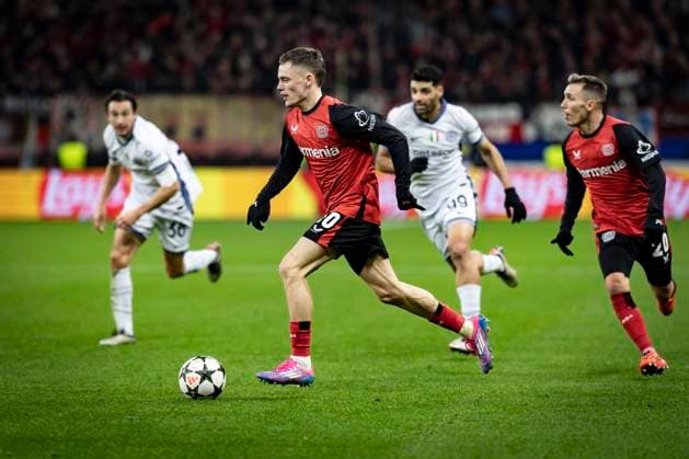 UEFA Champions League, Bayer 04 Leverkusen Inter Milan 10 12 2024 Florian Wirtz Bayer 04 Leverkusen, 10 , right Alejandro Grimaldo Bayer 04 Leverkusen, 20 UEFA Champions League, Bayer 04 Leverkusen Inter Milan, Matchday 6 on 10 12 2024 at BayArena in Leverkusen Copyright: xBEAUTIFULxSPORTS AxelxKohringx