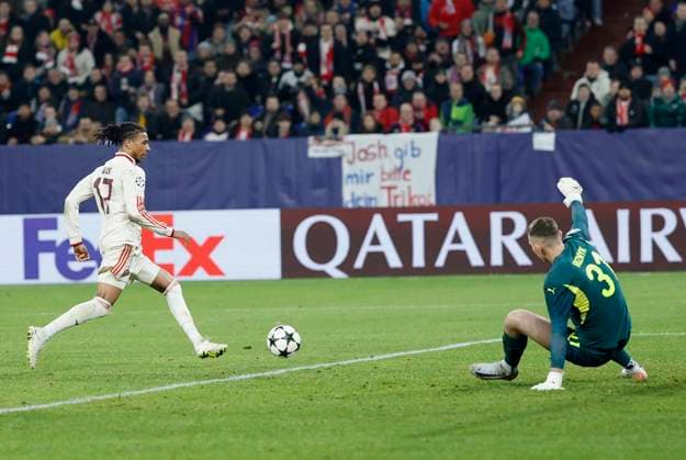 Picture from l Michael Olise FC Bayern Muenchen, 17 Goal scored, scored the goal to 5 1, celebrate the goal 10 12 2024, Football, Champions League, Shakhtar Donetsk Bayern Muenchen, GER, Gelsenkirchen, Arena AufSchalke Copyright: HMBxMedia xHeikoxBecker