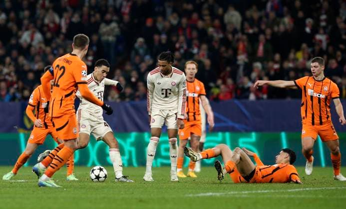 10 12 2024, Football UEFA Champions League 2024 2025, Matchday 6, Shakhtar Donetsk FC Bayern Munich, at the Veltins Arena Gelsenkirchen Goal kick Jamal Musiala FC Bayern Munich to 4 1 DFL and DFB regulations prohibit any use of photographs as image sequences and or quasi video