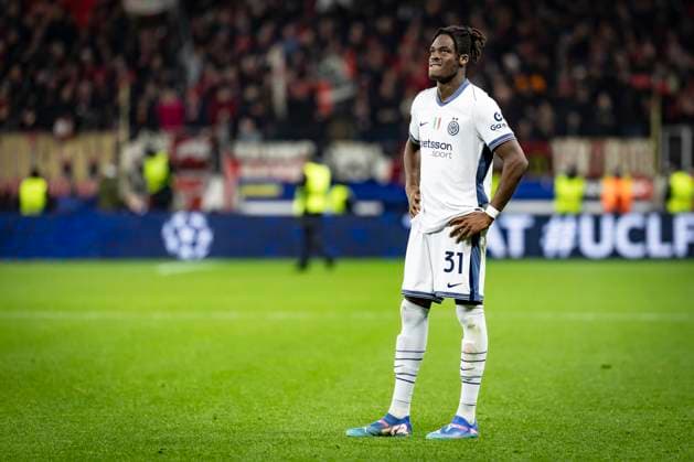 UEFA Champions League, Bayer 04 Leverkusen Inter Milan 10 12 2024 Frustration after the match of ex Cologne player Yann Aurel Bisseck Inter Milan, 31 UEFA Champions League, Bayer 04 Leverkusen Inter Milan, matchday 6 on 10 12 2024 at the BayArena in Leverkusen Copyright: xBEAUTIFULxSPORTS AxelxKohringx