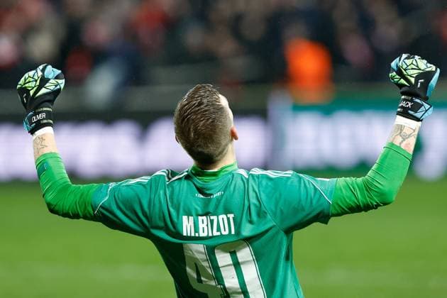 GUINGAMP, 10-12-2024. Stade de Roudourou. UEFA Champions League season 2024 25, match between PSV and Stade Brest 29, Stade Brest goalkeeper Marco Bizot Brest - PSV  x26978654x Copyright: