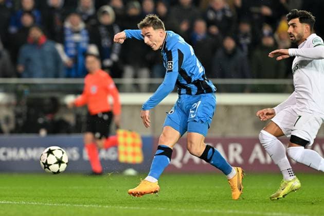 241210 Champions League MD 6 Club Brugge vs Sporting CP Casper Nielsen (27) of Club Brugge scores the 2-1 goal during a soccer game between Belgian Club Brugge KV and Portugese Sporting CP Lissabon in the UEFA Champions League League Phase day 6 of the 2024-25 season, on Tuesday 10 December 2024 in Brugge , Belgium . PHOTO Isosport David Catry Brugge Belgium  Copyright: xDavidxCatryx 20241210DC1_5559