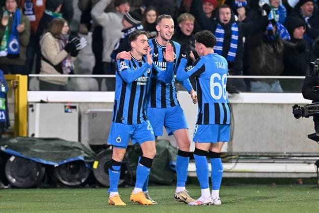 241210 Champions League MD 6 Club Brugge vs Sporting CP Casper Nielsen (27) of Club Brugge celebrates with Gustaf Nilsson (19) of Club Brugge after scoring the 2-1 goal during a soccer game between Belgian Club Brugge KV and Portugese Sporting CP Lissabon in the UEFA Champions League League Phase day 6 of the 2024-25 season, on Tuesday 10 December 2024 in Brugge , Belgium . PHOTO Isosport David Catry Brugge Belgium  Copyright: xDavidxCatryx 20241210DC1_5657